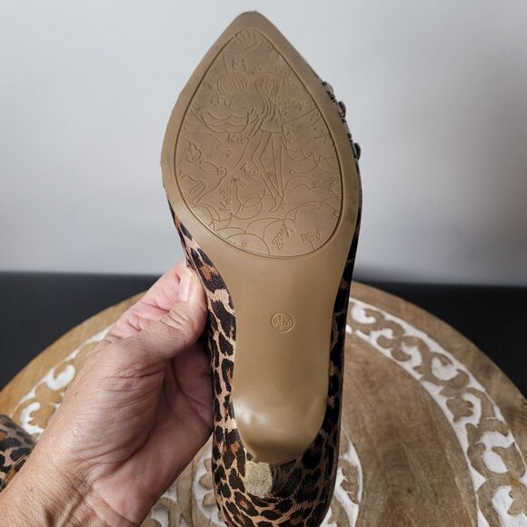 Leopard Print Pointed Toe Heels With Gold Accents By Kathleen Van Zeeland Size 8 - Picture 11 of 16